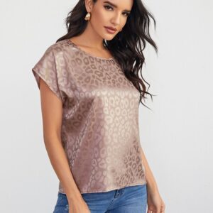 Clasi Top de manga murciélago de leopardo jacquard de satén
